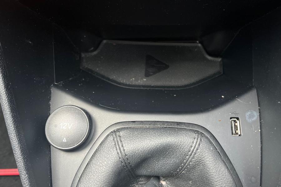 Ford FIESTA Photo autoimg-7d99bf68e3128146f81140e93c7bffb6ed7fd4ef.jpg