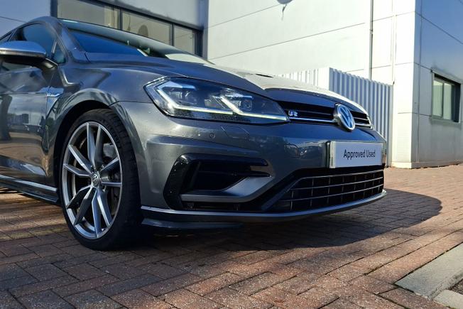 Volkswagen Golf Photo 23