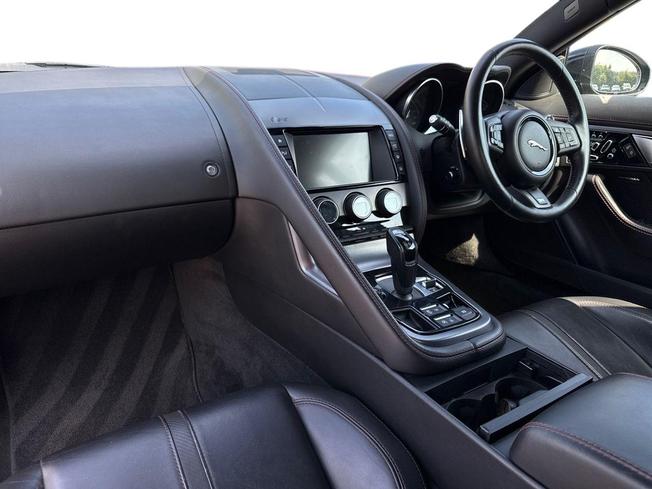 JAGUAR F-Type Photo 10