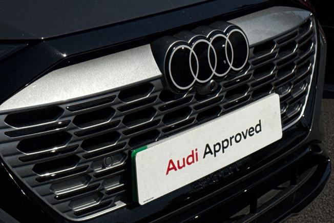 AUDI Q8 E-Tron Photo 50