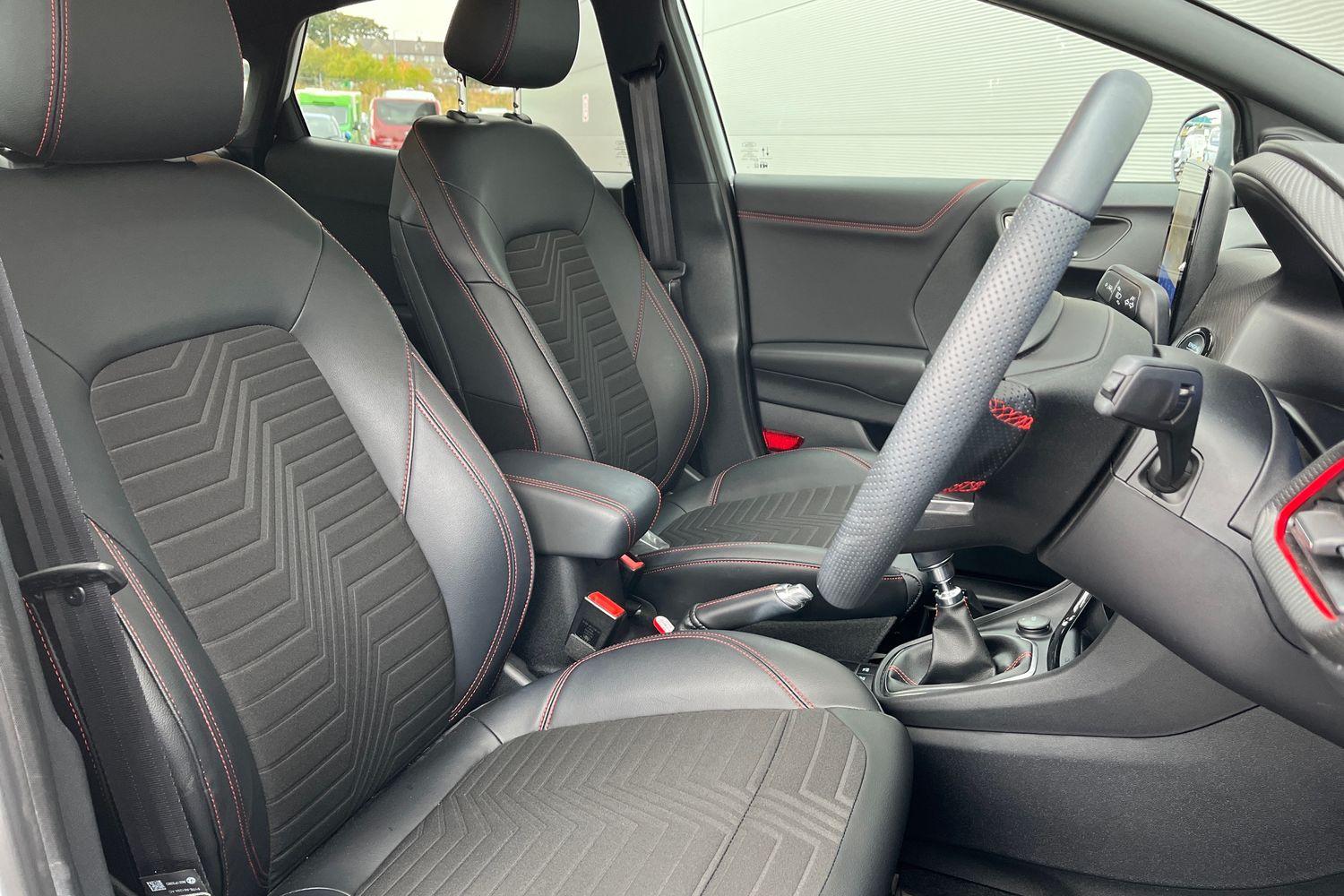Ford PUMA Photo 16