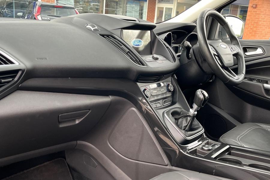 Ford Kuga Photo autoimg-7da9cf09422f45ab841446d1b05492ef1477f629.jpg