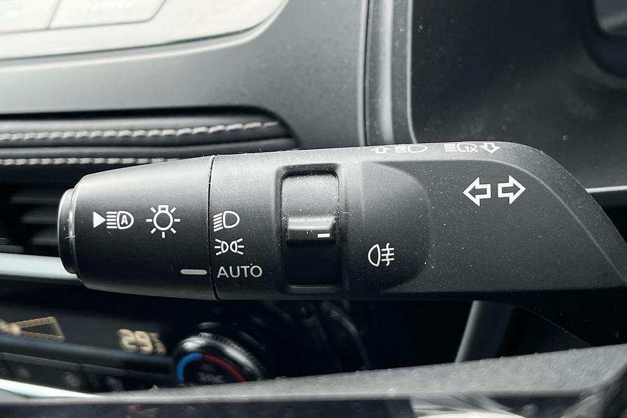 Nissan Qashqai Photo autoimg-7dad06fc4e0621f66deb92de63eabdf827a4e93a.jpg