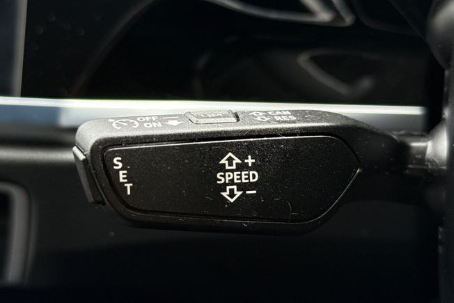 AUDI Q3 Photo 35