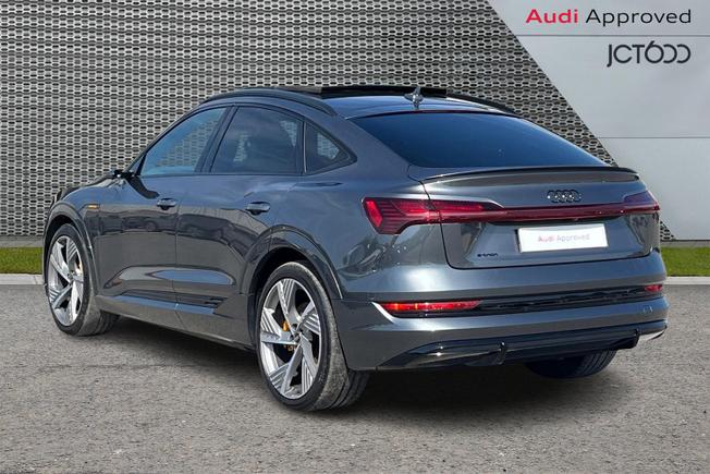 AUDI e-tron Photo 3