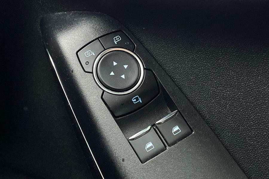 Ford Fiesta Photo autoimg-7db4c1c840f6ead63d2ba644f10fce589238a666.jpg