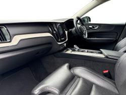 VOLVO XC60 Photo 2