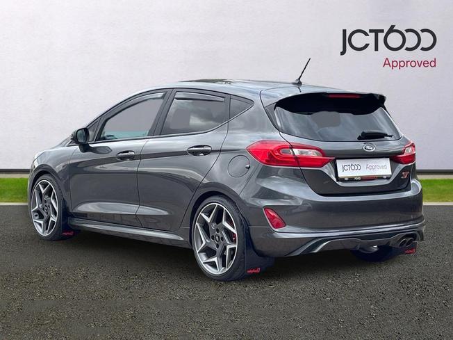 FORD Fiesta Photo 3
