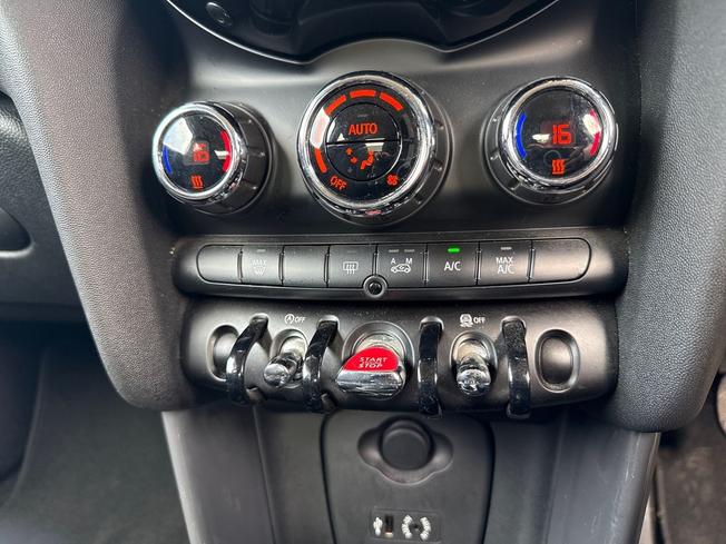 MINI Hatch Photo 32