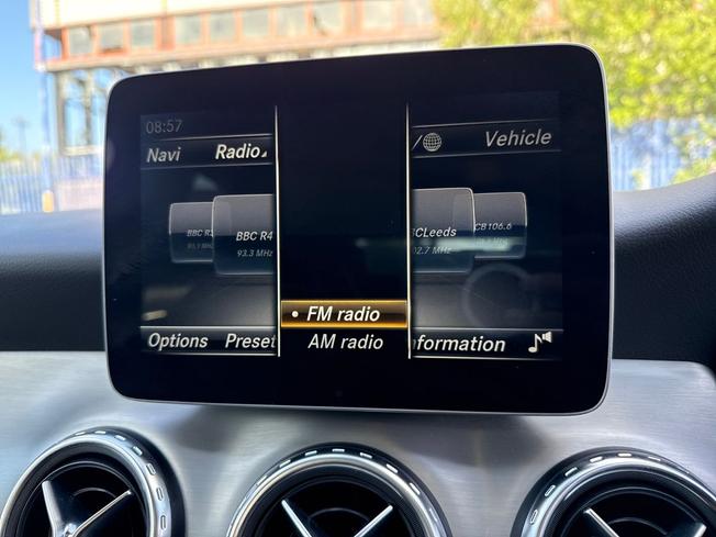MERCEDES-BENZ Gla Photo 37
