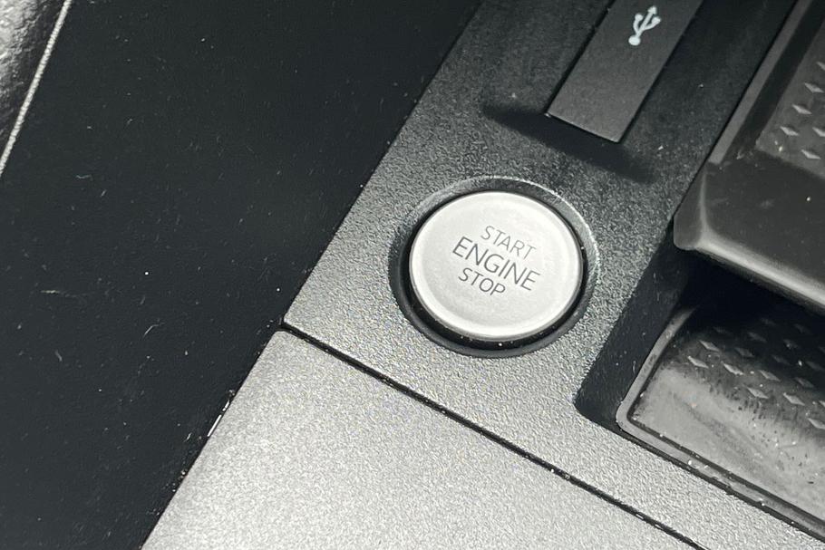 Used Ford TRANSIT CONNECT BG75DSO 17