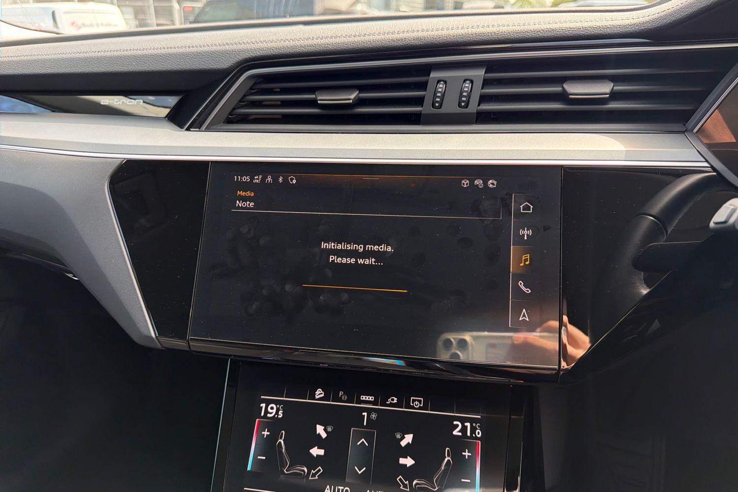 Audi E-TRON Photo 27