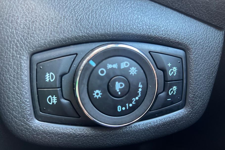 Used Ford TRANSIT CONNECT OY18OOX 37