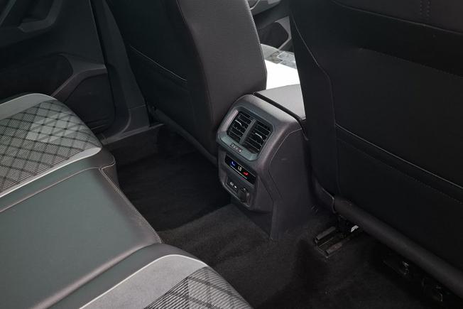 VOLKSWAGEN Tiguan Photo 21