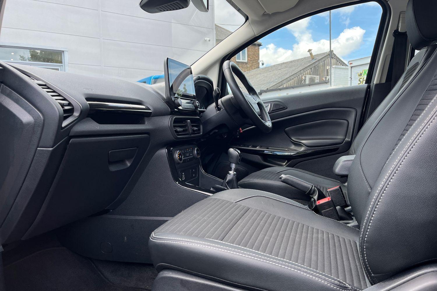 Ford ECOSPORT Photo 17