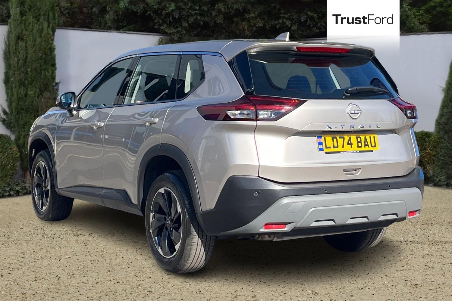 Nissan X-TRAIL Photo 1