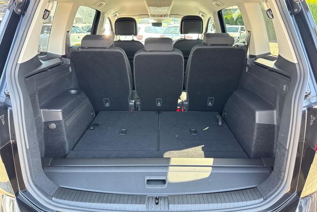 VOLKSWAGEN Touran Photo 12