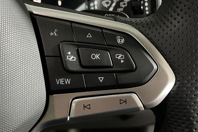 VOLKSWAGEN Touareg Photo 17