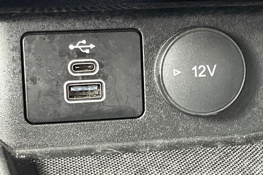 Ford KUGA Photo autoimg-7dd1c88ffdc1cc476775fa0d430b9292ac6c1e2f.jpg