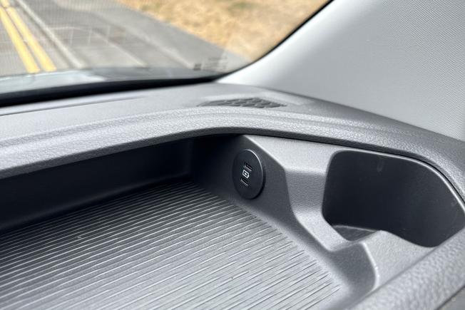 VOLKSWAGEN TRANSPORTER Photo 42
