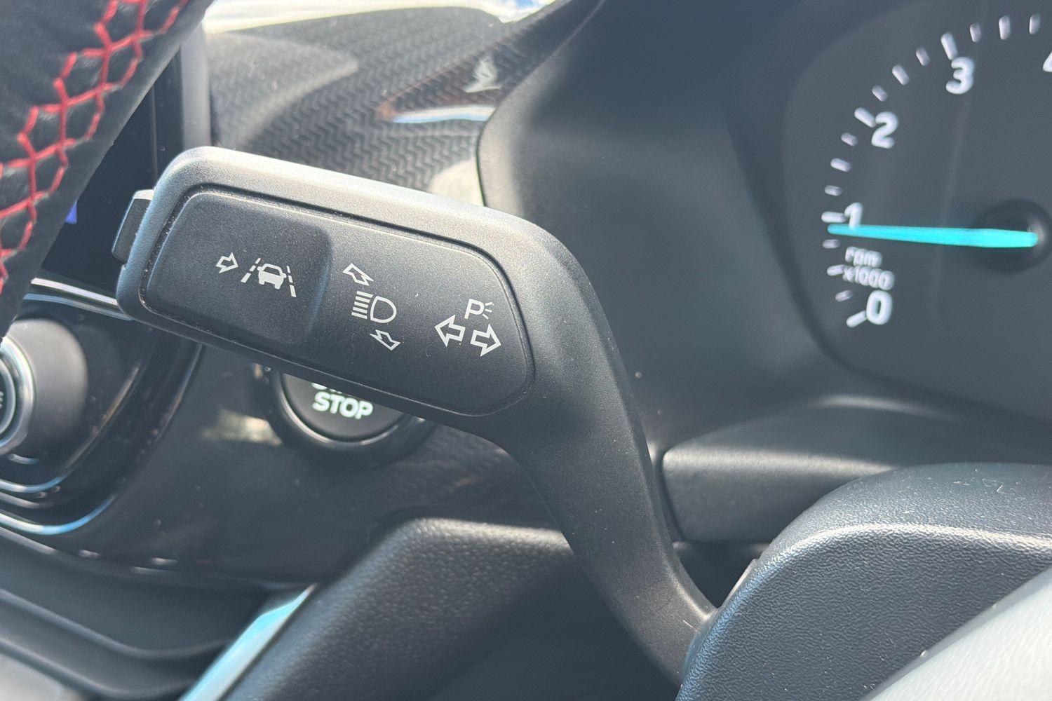 Ford FIESTA Photo 13