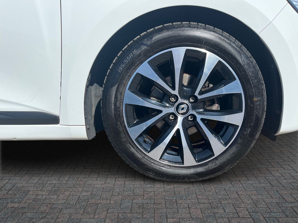 Renault Clio Photo 8