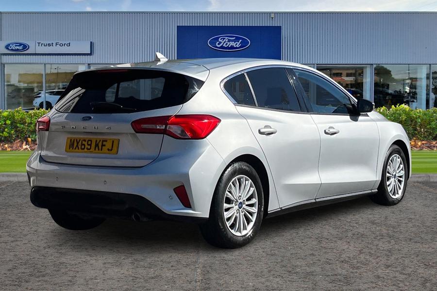 Ford FOCUS Photo autoimg-7dd81cda3ec8a3623621806bc6b9561bbada6369.jpg