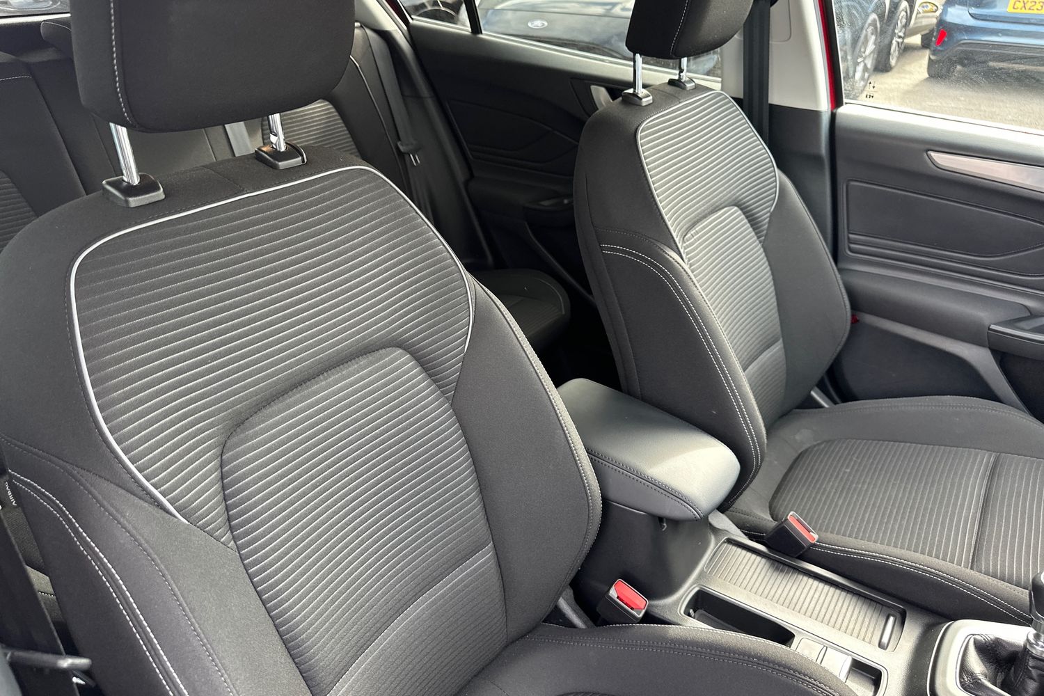 Ford FOCUS Photo 18