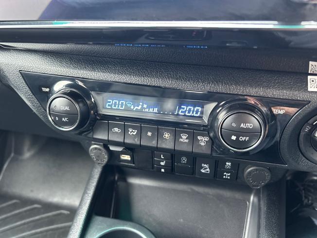 TOYOTA Hilux Photo 48