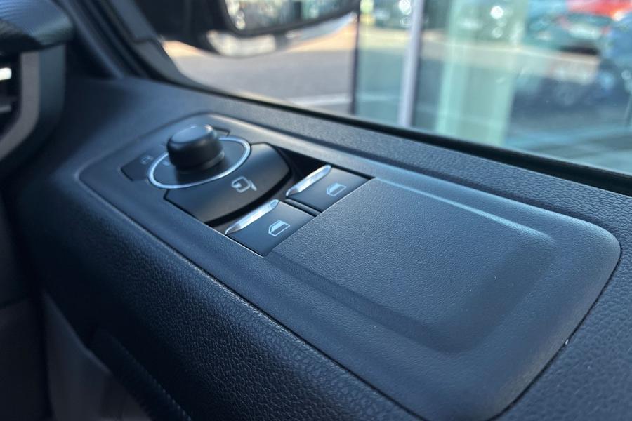 Ford TRANSIT CUSTOM Photo autoimg-7de6fc4b87fbd8c9dcffa5440dcb0804cb452093.jpg