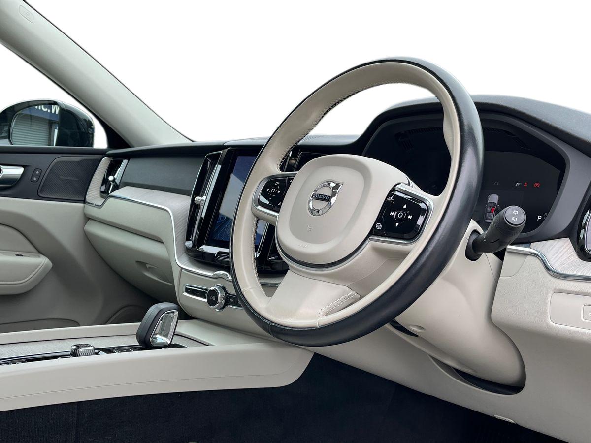 Volvo XC60 Photo 19