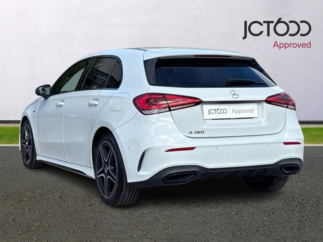 MERCEDES-BENZ A Class Photo 3