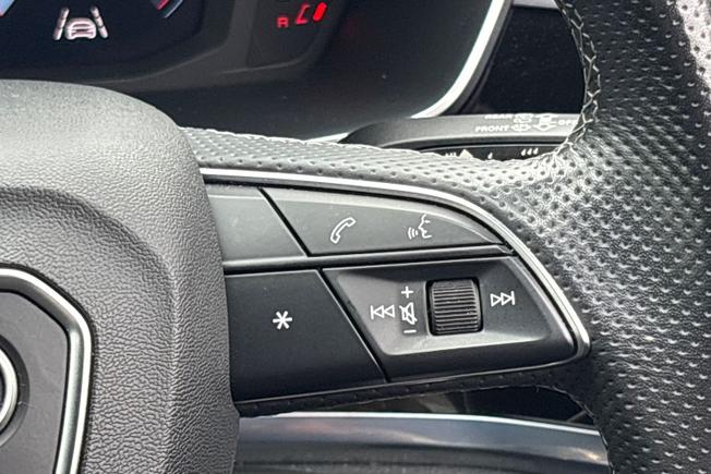Audi Q3 Photo 17
