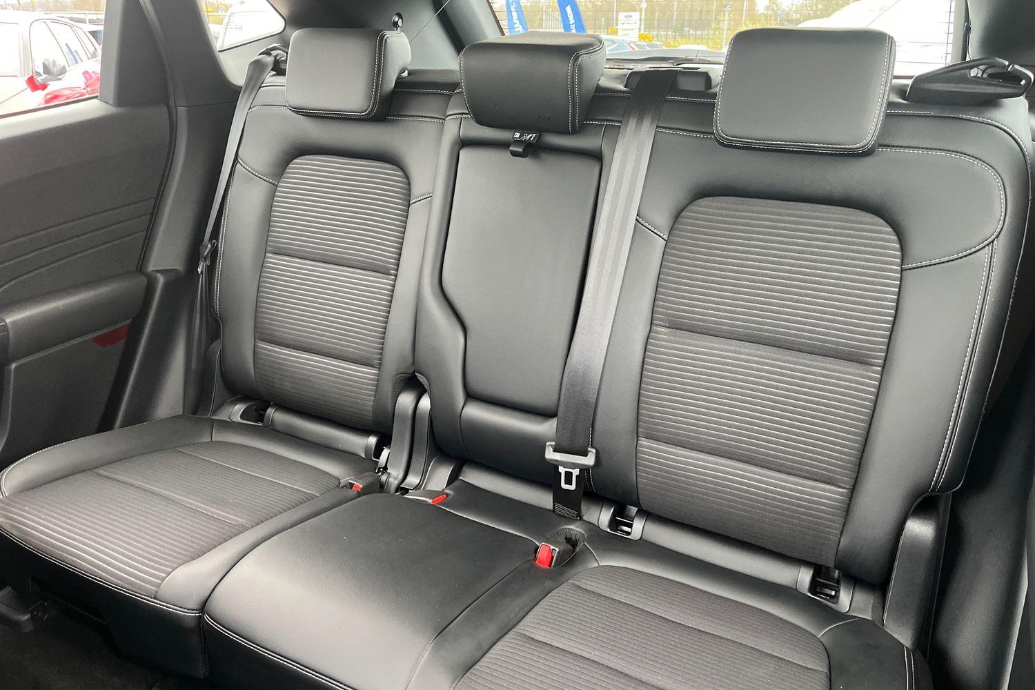 Ford KUGA Photo 19