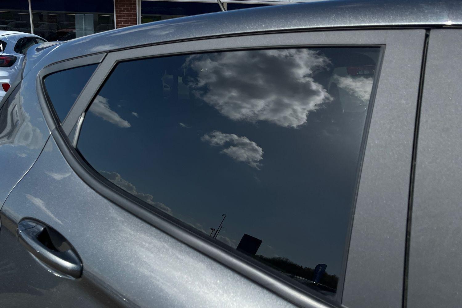 Ford FIESTA Photo 38