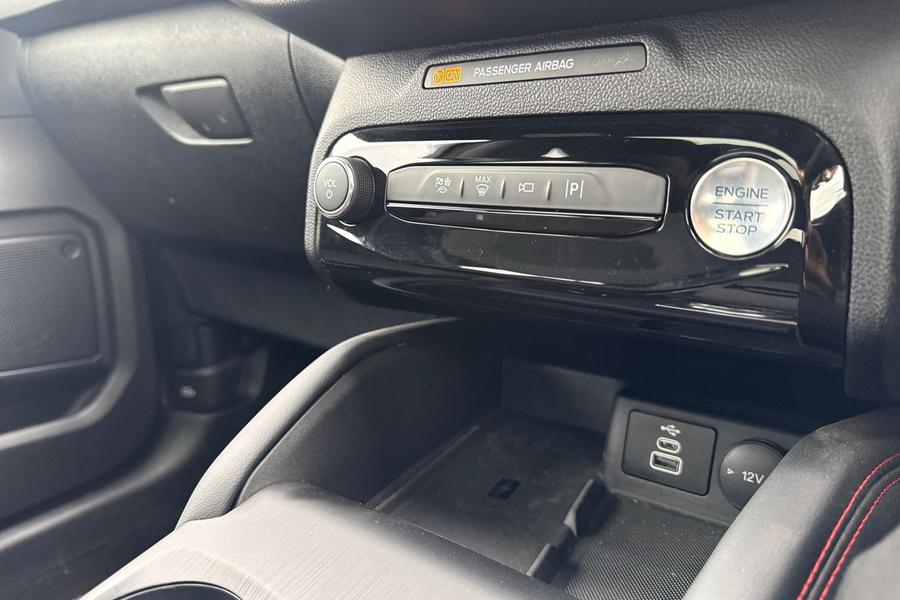 Ford KUGA Photo autoimg-7df64ce7858deefc9b971a1683e9c13692ad6996.jpg