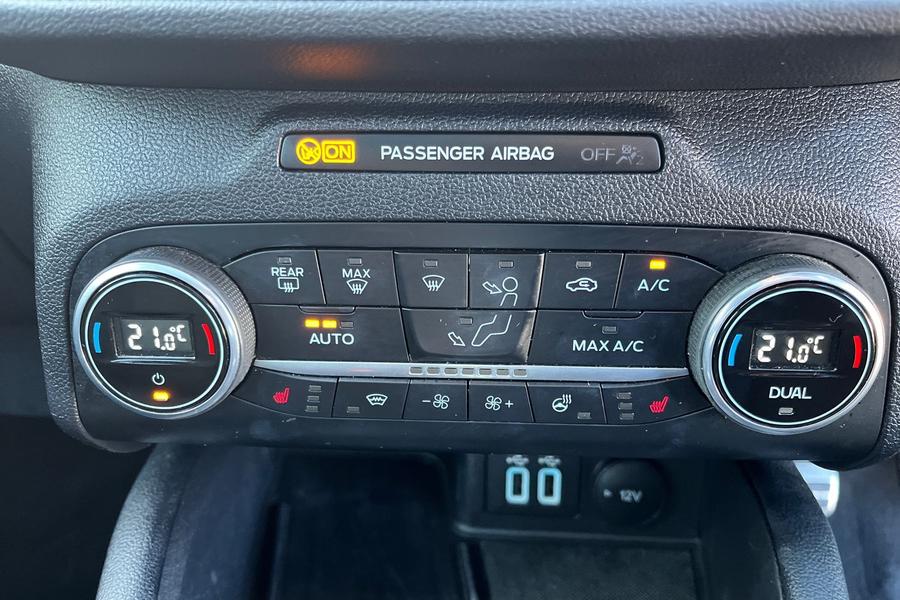 Ford Kuga Photo autoimg-7e014592f406532d4558ab04425450eee37b8429.jpg