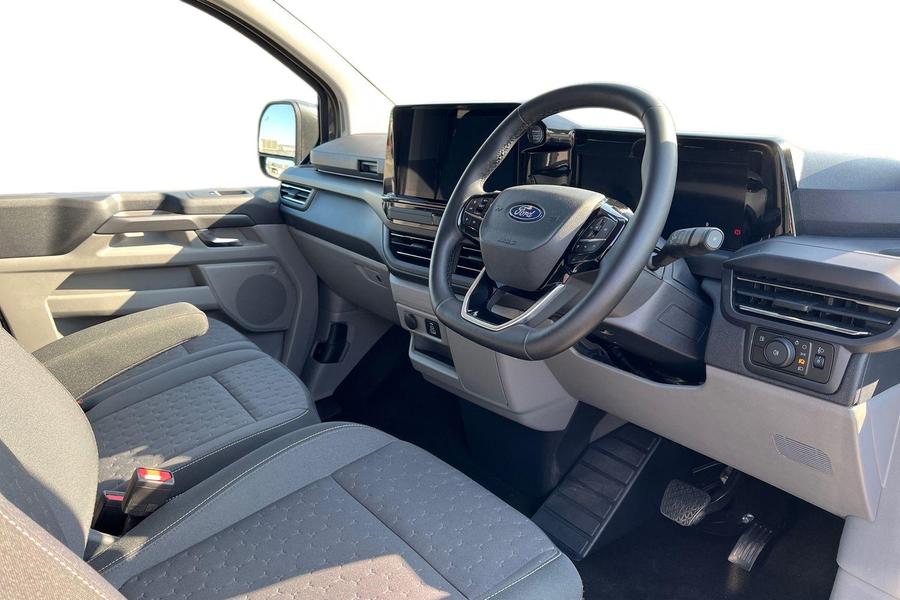 Ford TOURNEO CUSTOM Photo autoimg-7e0152aec4379bd38d2e5b36db2b3a1fab9e2a26.jpg