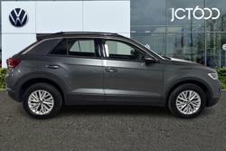 VOLKSWAGEN T-Roc Photo 4