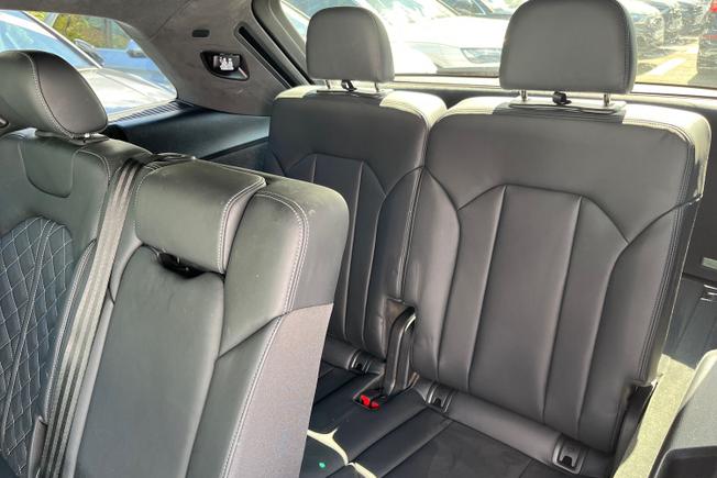 Audi Q7 Photo 36