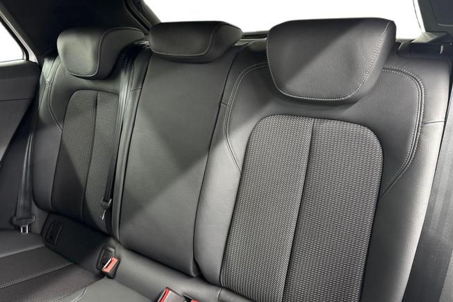 AUDI Q2 Photo 9