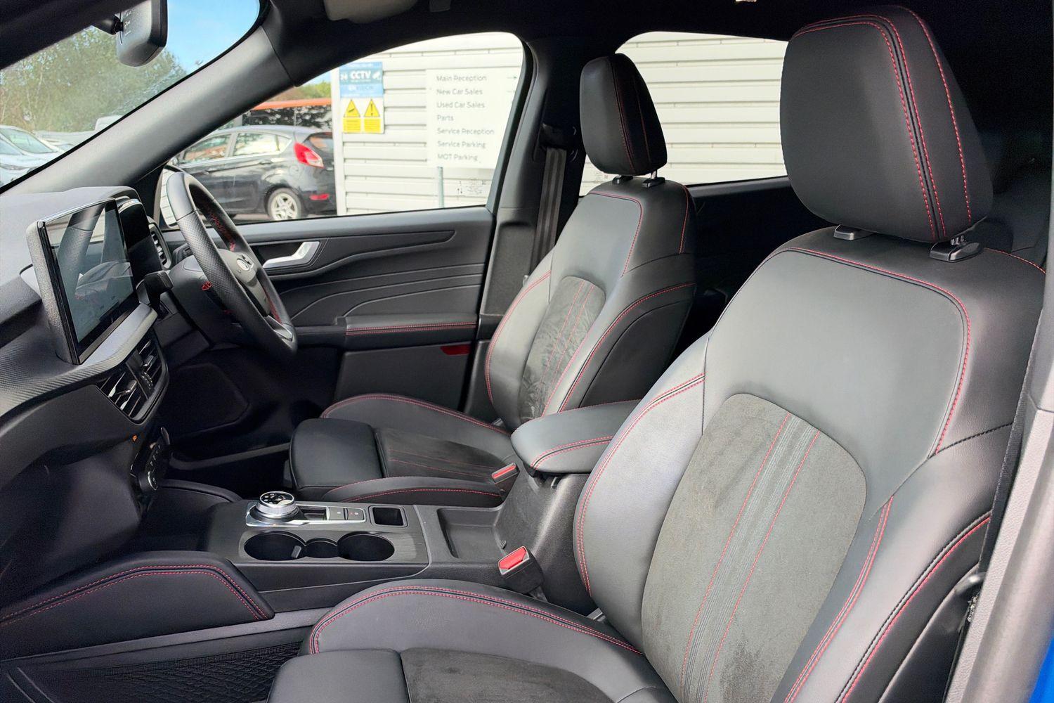 Ford KUGA Photo 18
