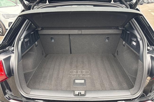 Audi Q2 Photo 12