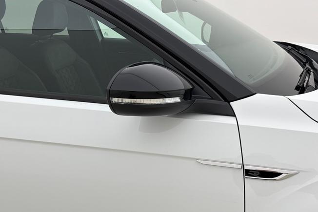 VOLKSWAGEN T-Roc Photo 20