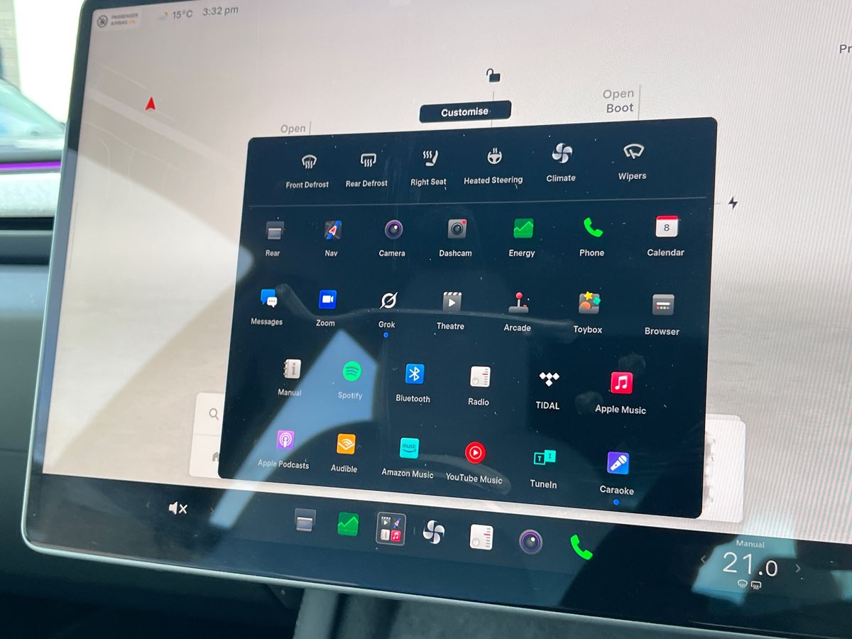 TESLA Model 3 Photo 33
