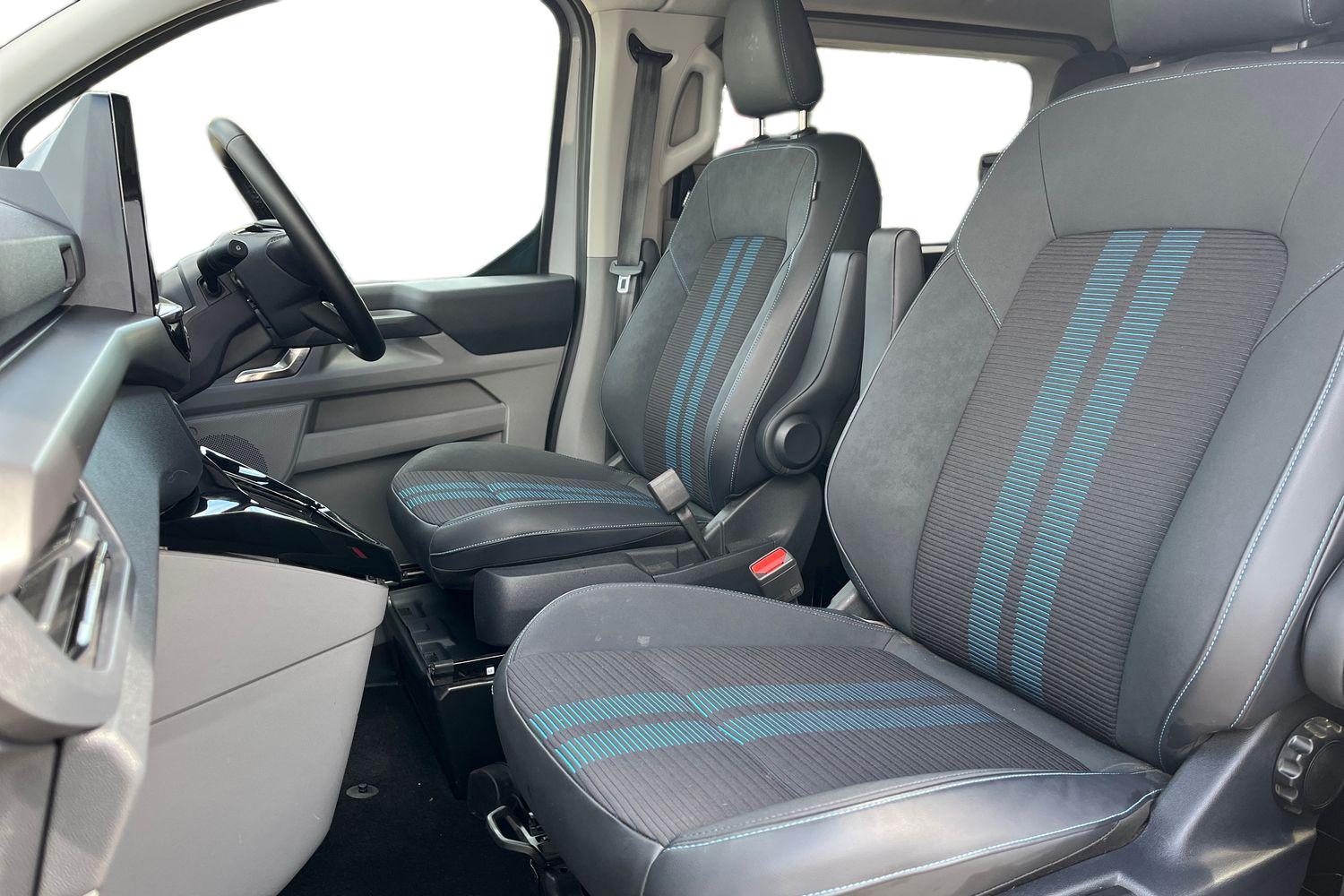 Ford TRANSIT CUSTOM Photo 2