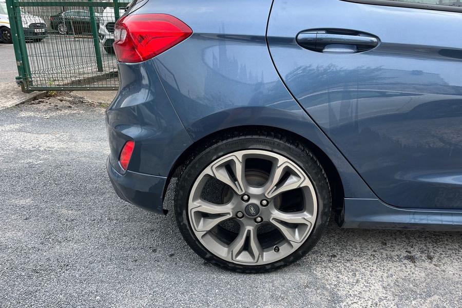 Ford FIESTA Photo autoimg-7e27869438239ccd21af42f62491ff910679322a.jpg