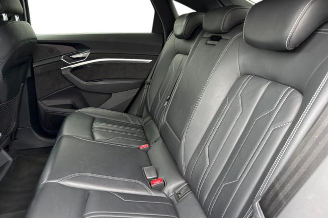 Audi e-tron Photo 9