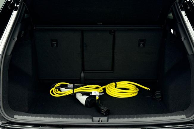 AUDI  Q4 Photo 12