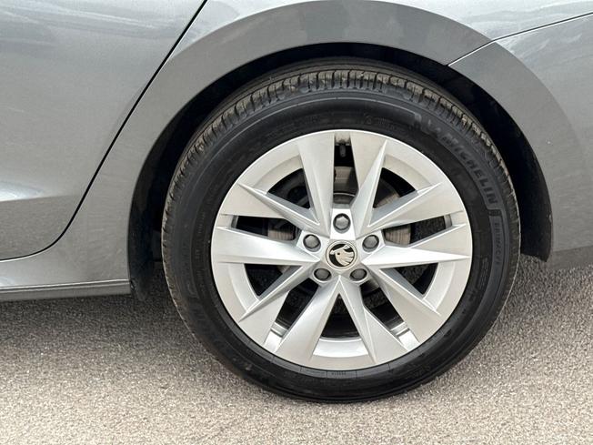 ŠKODA Octavia Photo 23